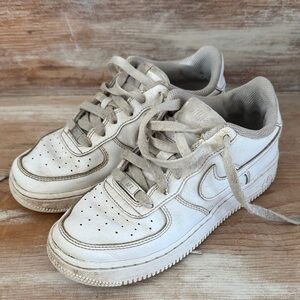 Nike air Kids white sneakers - size 4